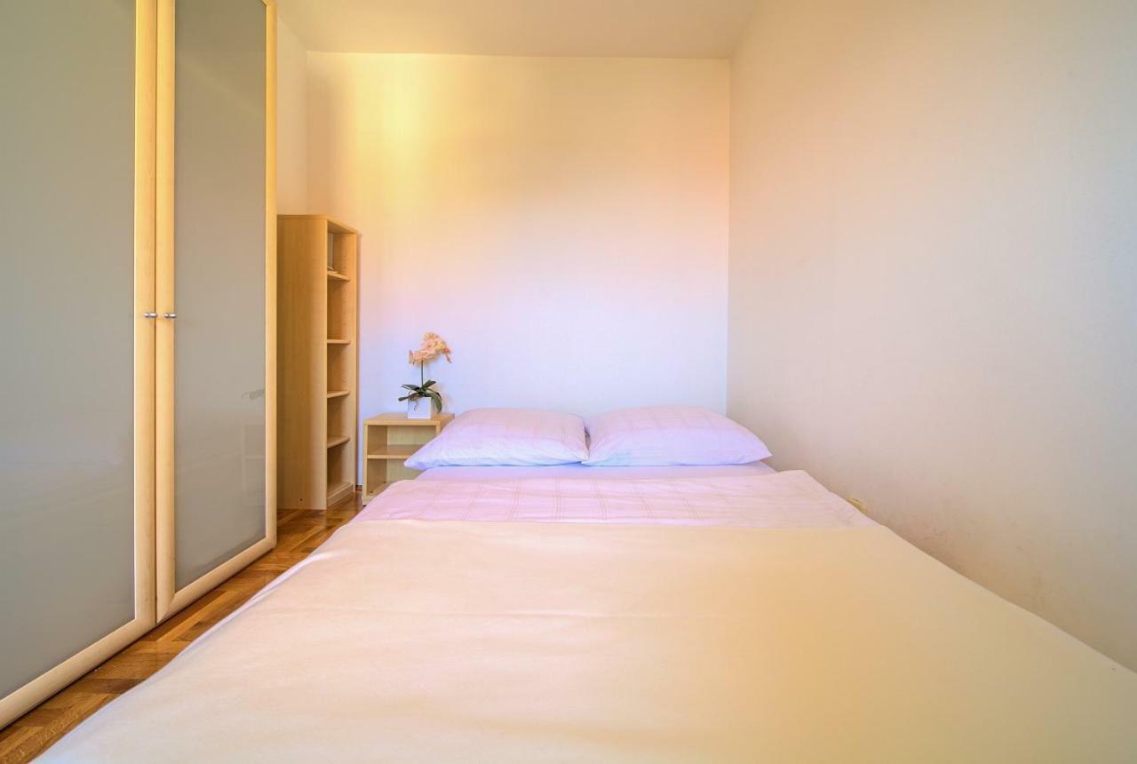 Apartman Adria Malinska Exterior photo
